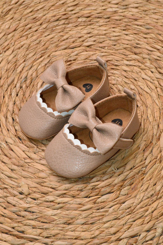 Baby ballerina with bow