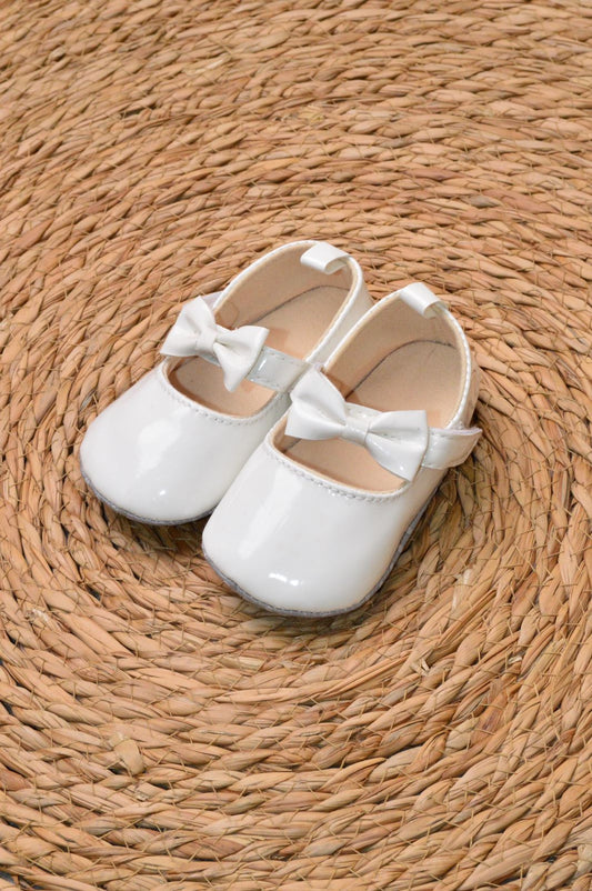 Baby ballerina with bow