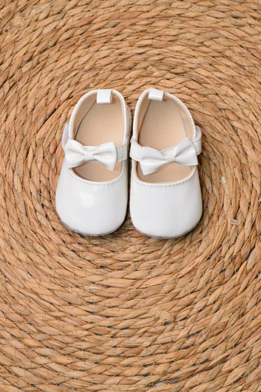 Baby ballerina with bow