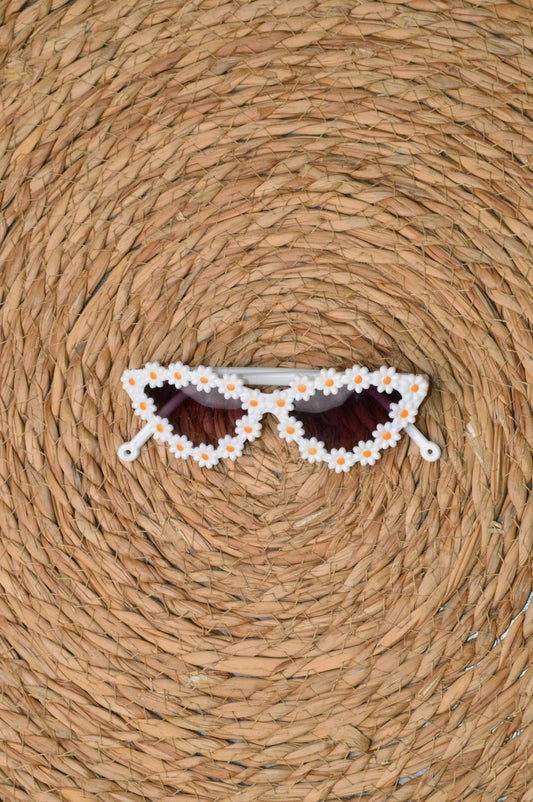 Daisy cat eye sunglasses