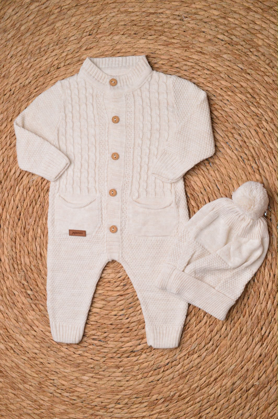 Wool overall with a beanie, photo 2