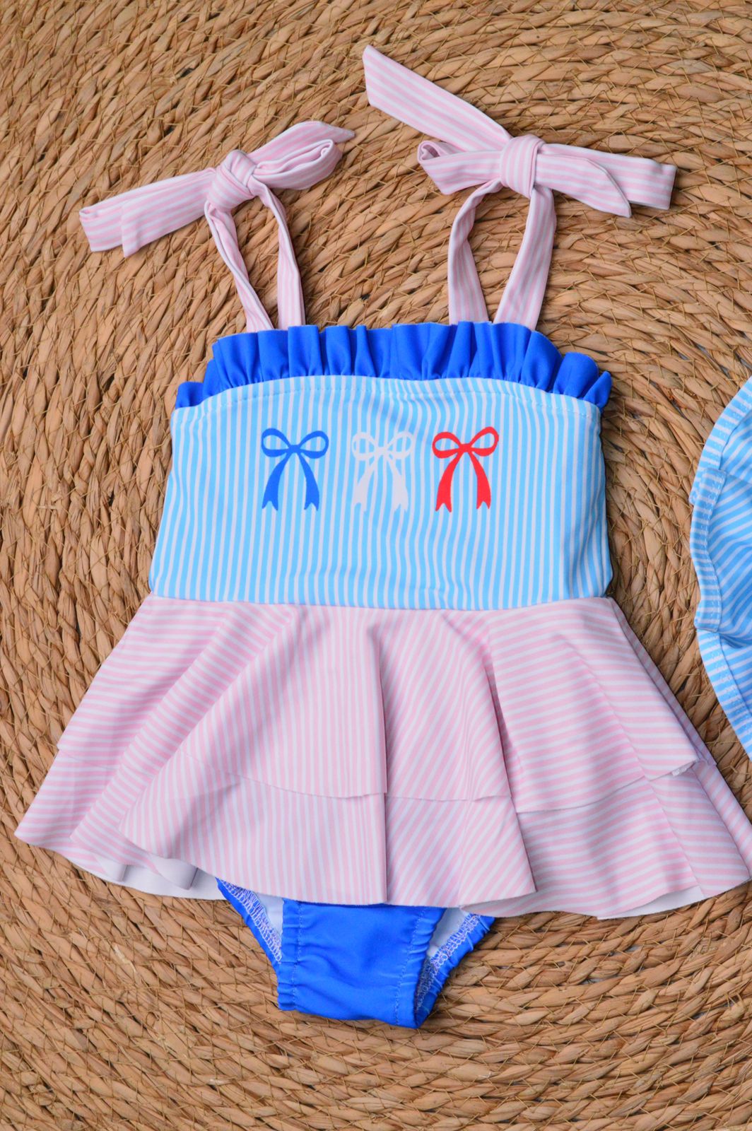 One piece swimsuit with a sun hat, photo 3